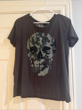 Chaser Black Tee with Camo Skull Graphic